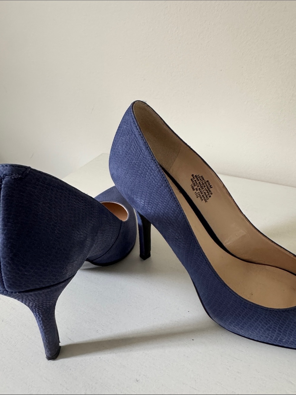Nine West Classic Navy Heels - Picture 3 of 4